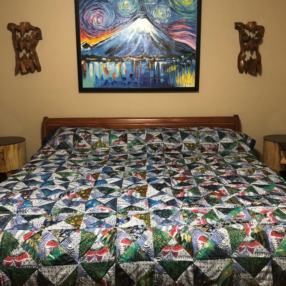 XL blue multicolored Batik Quilt King